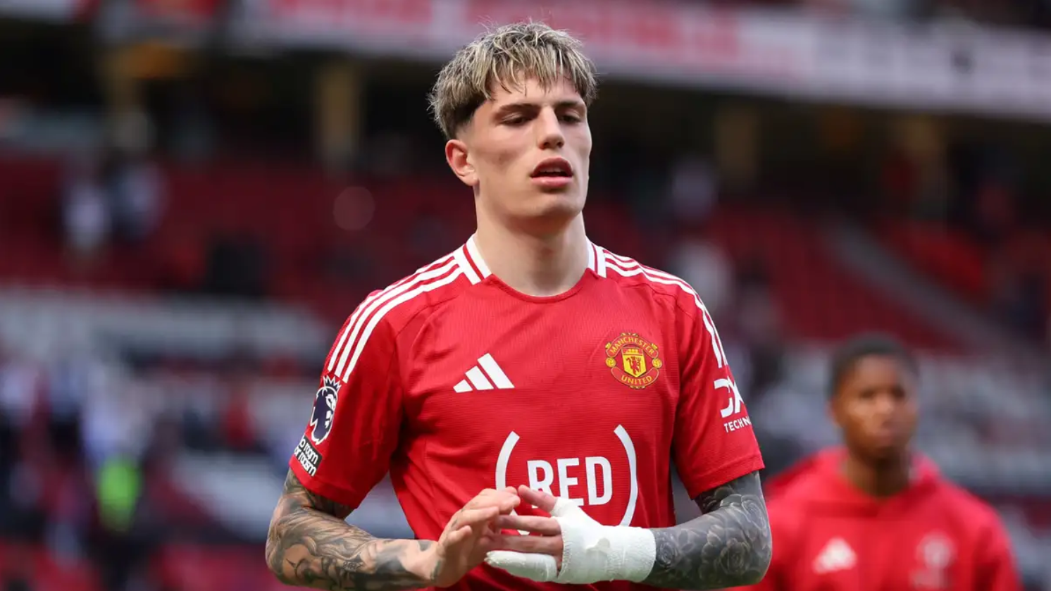 曼联旧将：加纳乔更关心庆祝动作，他应该做自己而不是模仿C罗