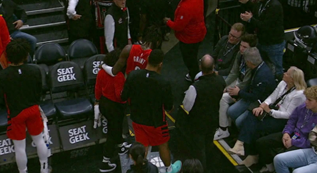 开云体育下载-2100万+4换1！这也才3年啊，又又又被抛弃了，都给我看心疼了|格兰特|开拓者|杰里米-格兰特|密尔沃基雄鹿队|费城76人队_新浪体育_新浪新闻