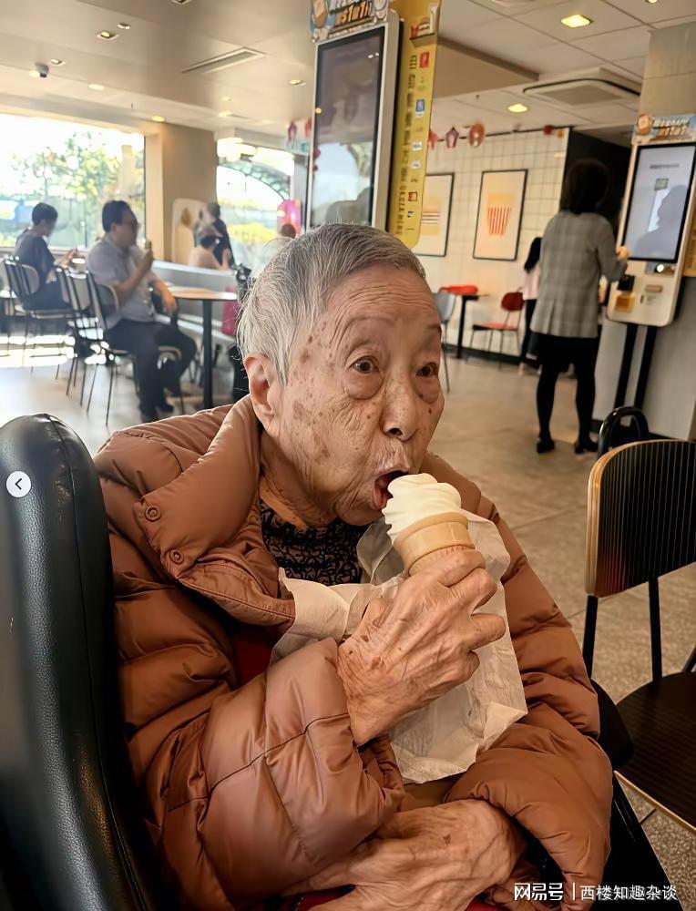 开云体育下载-TVB视后宣萱的顶级炫富，不是豪车名表，而是她车后座的102岁保姆