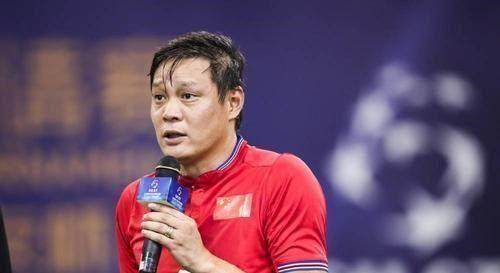 范志毅批张琳芃失误丢球：12强这么失误还怎么踢？